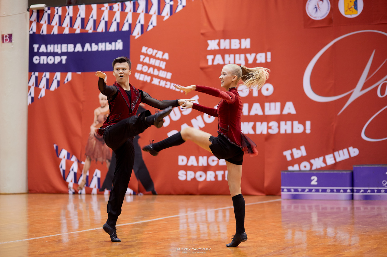 победители в категории Юниоры и юниорки Татьяна Осташева и Данил Окунев